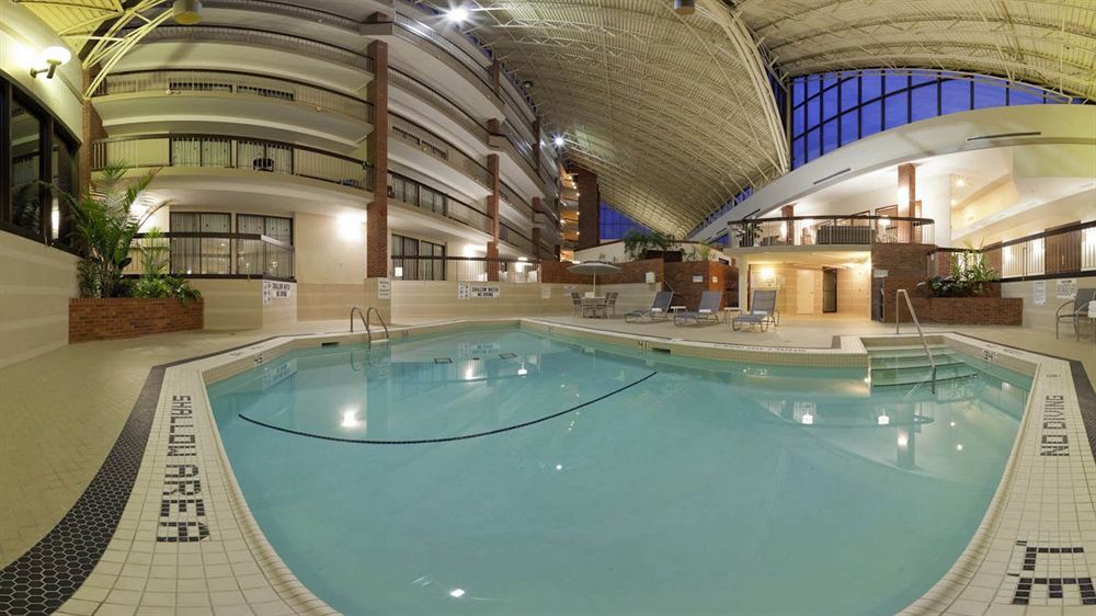 Holiday Inn Oakville Centre By Ihg Zewnętrze zdjęcie