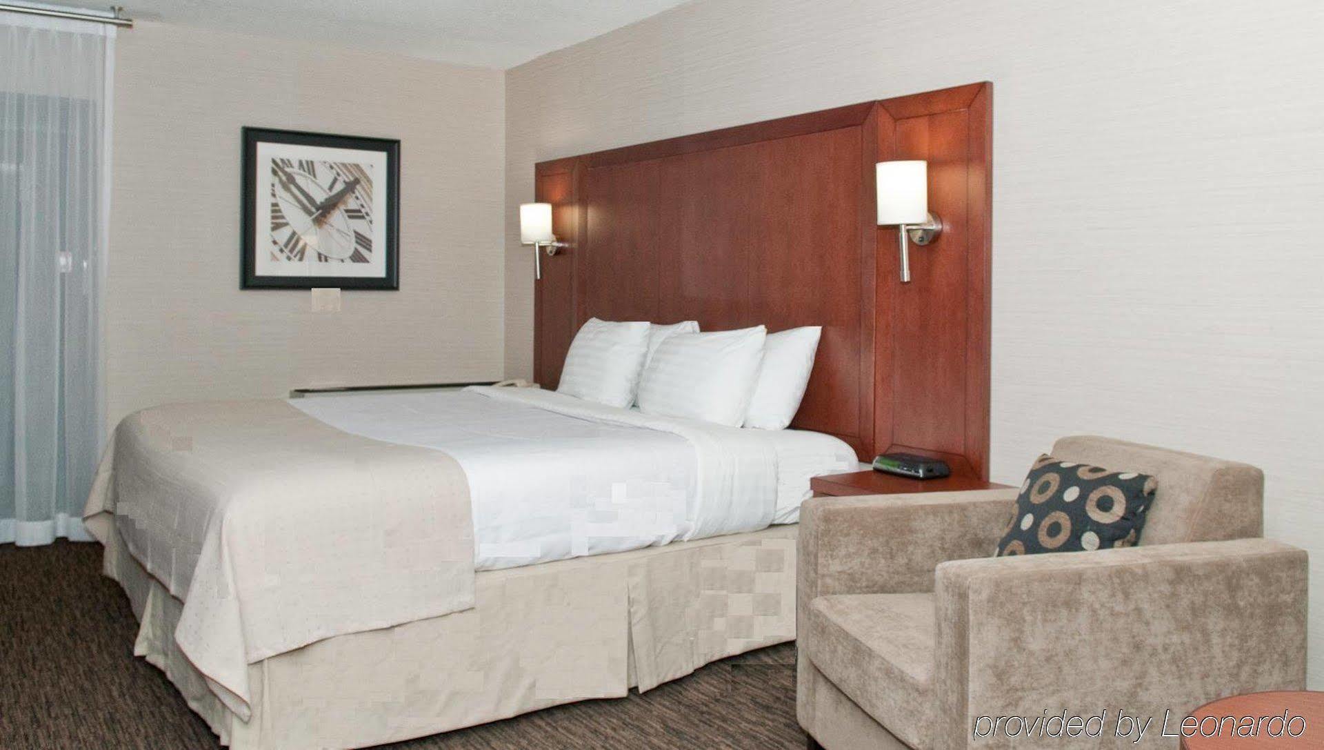 Holiday Inn Oakville Centre By Ihg Zewnętrze zdjęcie